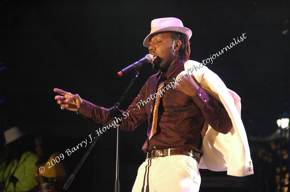 Da'ville @ Reggae Sumfest 2009 - International Night 2 - Reggae Sumfest 2009,Catherine Hall, Montego Bay, St. James, Jamaica W.I. - Saturaday, July 25, 2009 - Reggae Sumfest 2009, July 19 - 25, 2009 - Photographs by Net2Market.com - Barry J. Hough Sr. Photojournalist/Photograper - Photographs taken with a Nikon D70, D100, or D300 - Negril Travel Guide, Negril Jamaica WI - http://www.negriltravelguide.com - info@negriltravelguide.com...!